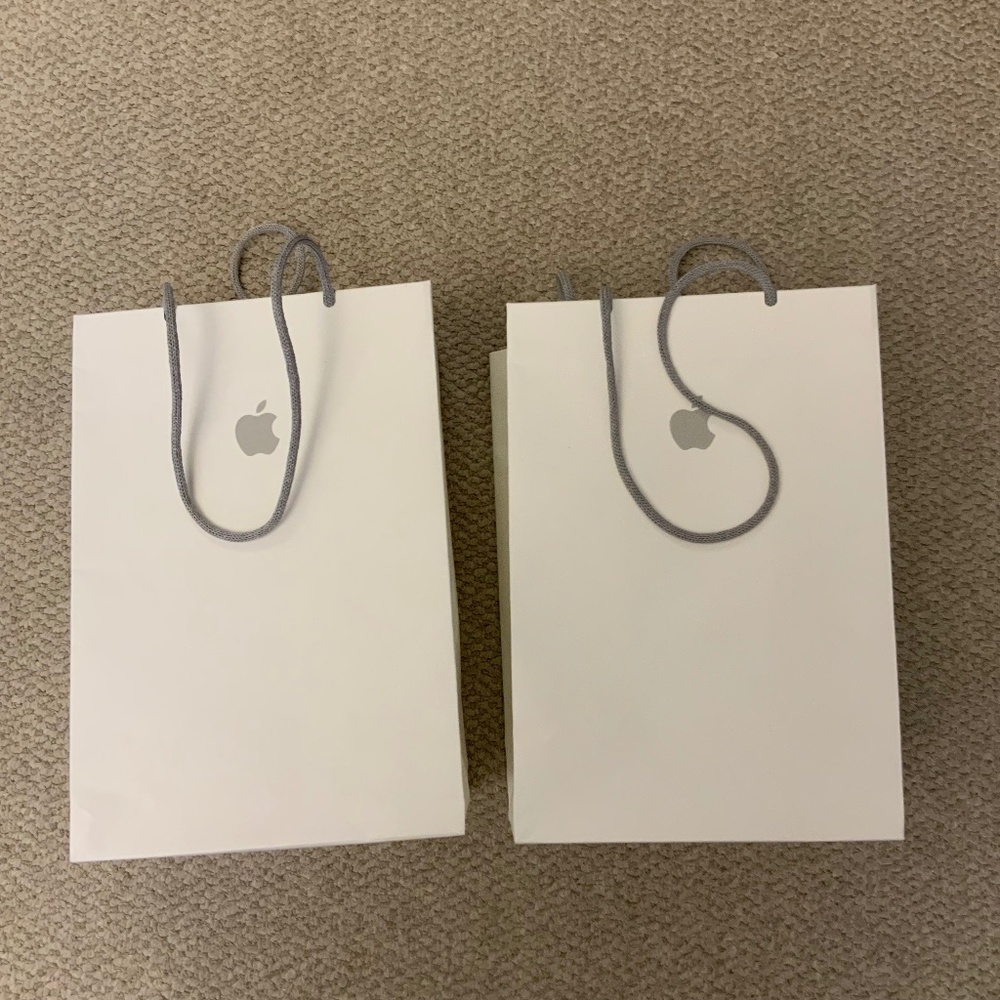 Apple paper shopping bags